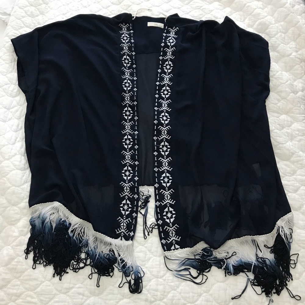 Sheer tribal-patterned shaw
